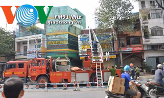 Lực lượng PCCC tiến hành chữa cháy