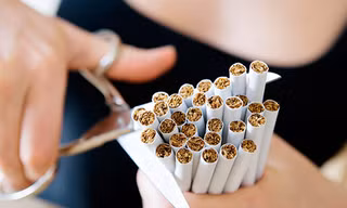 Nghịch lý giá sữa và thuốc lá tại Việt Nam