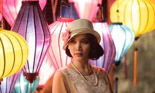 Trang Nhung đẹp bí ẩn giữa đêm Hội An 