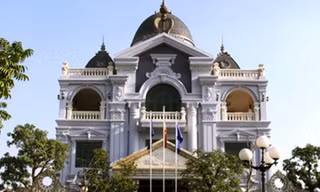 Lâu đài “khủng” phong cách châu Âu của đại gia Hà Nội