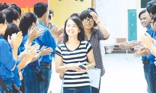 Nụ cười rạng rỡ sau khi thi xong môn Toán tại hội đồng thi trường ĐH Công Đoàn Hà Nội, sáng 4/7. Ảnh: Như Ý
