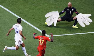 Ảnh chế siêu hài về kỷ lục của thủ thành Tim Howard