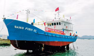 Tàu vỏ thép Sang Fish 01 của anh Sang lúc hạ thủy. ảnh: L.V.S