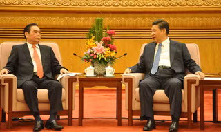 Chiều 27/8, tại Đại lễ đường Nhân dân ở Bắc Kinh, ông Lê Hồng Anh, Ủy viên Bộ Chính trị, Thường trực Ban Bí thư, Đặc phái viên của Tổng Bí thư Nguyễn Phú Trọng, hội kiến với Tổng Bí thư, Chủ tịch Trung Quốc Tập Cận Bình. Ảnh: TTXVN 