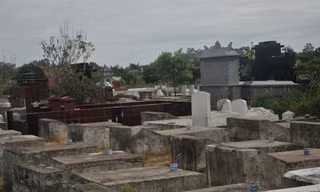 Nghĩa trang miền Nam đang được tôn tạo. Ảnh: Quang Long
