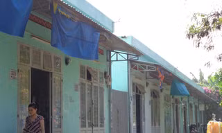 Khu nhà trọ cũ nát