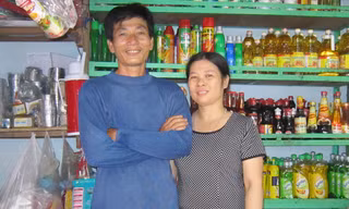 Vợ chồng anh Sự chị Thái