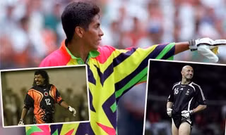 Thủ môn Jorge Campos thường xuyên ra sân với trang phục màu mè