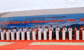Thủ tướng Nguyễn Tấn Dũng nhấn nút khởi công dự án đường cao tốc Hạ Long-Hải Phòng. ảnh: Đỗ Hoàng