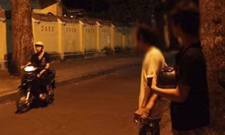 Trai gọi ở Sài Gòn: “Em khỏe, giá rẻ nè anh”