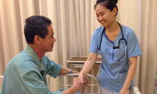 Bệnh nhân T. có thể ngồi dậy được