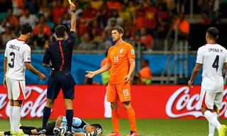 Ít nhất hai trọng tài bị nghi dàn xếp tỷ số ở World Cup