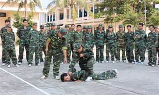 Lính biên phòng thi điều lệnh, võ thuật