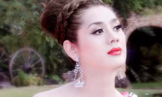 Lâm Chi Khanh: To tiếng về… ngực to
