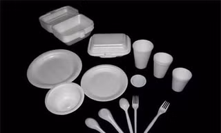 Phát hiện chất nghi gây ung thư trong cốc, hộp xốp