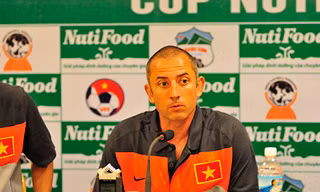 HLV Guillaume Graechen nức nở khen Công Phượng