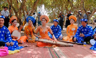 Đờn ca tài tử Nam Bộ. Ảnh: Phan Thanh Cường