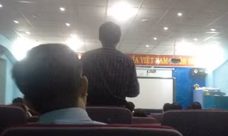 Họp phụ huynh chỉ bàn… chuyện tiền