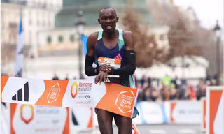 Roncer Kipkorir vô địch Paris Half Marathon