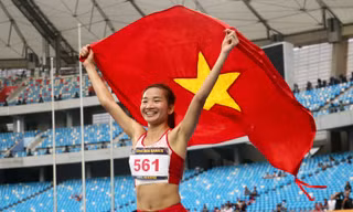 Nguyễn Thị Oanh là VĐV điền kinh xuất sắc nhất tại SEA Games 32 với 4 HCV cá nhân.