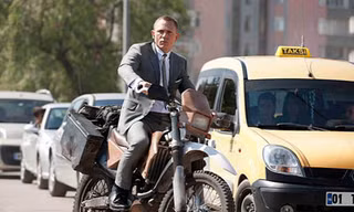 007 đấu giá xe máy trong Skyfall làm từ thiện