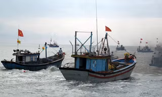 Cứu hộ gấp 14 ngư dân gặp nạn ở Hoàng Sa