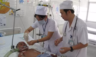 Cháu Thắng đang được theo dõi tại phòng cấp cứu