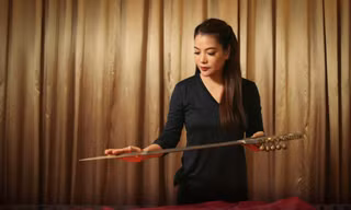 Trương Ngọc Ánh đăng tin "tìm chồng", giới thiệu binh khí của dự án “Trưng Vương“