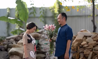 “Chuyện Xóm Tui“: Khán giả bật khóc khi Chí Tài xuất hiện, Thu Trang - Tiến Luật thành đôi