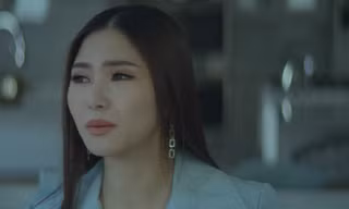 Hương Tràm bật khóc khi phải ăn Tết xa quê hương, tiết lộ cuộc sống hiện tại ở Mỹ