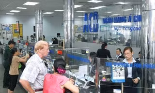 Lợi nhuận các ngân hàng giảm thê thảm hơn 40%