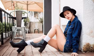 Vũ Ngọc Anh khoe chân dài với quần short siêu ngắn