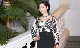 Giáng My khoe vẻ gợi cảm dự tiệc ở Sài Gòn