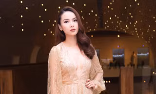 Yến Trang mặc váy khoét ngực 'táo bạo' dự tiệc