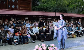 Ngọc Hân diễn thời trang ở ngôi đền thiêng của Nhật Bản