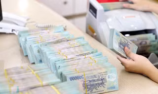 4 ngân hàng lớn nhất Việt Nam đồng loạt hạ lãi suất 