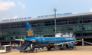 Tăng lượt cất, hạ cánh khơi thông ùn tắc sân bay Tân Sơn Nhất dịp 30/4 