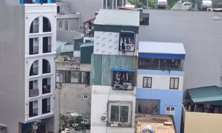 Sau vụ cháy chung cư mini: Bán không được, ở không xong