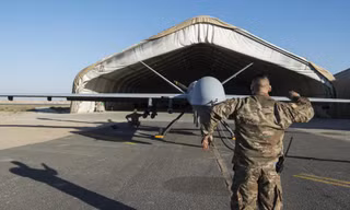 Mặc dù Reaper có thể được điều khiển qua vệ tinh từ Căn cứ Không quân Creech ở bang Nevada, Mỹ, việc cất cánh và hạ cánh được thực hiện bởi một phi hành đoàn trên mặt đất tại khu vực chiến trường. 