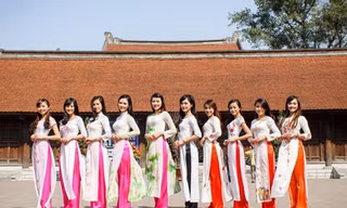 10 thiếu nữ xinh đẹp nhất trường Báo 2014