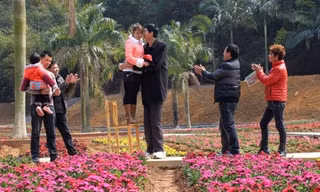 Cặp đũa lệch: Chàng 2,2 m nàng 1,5 m