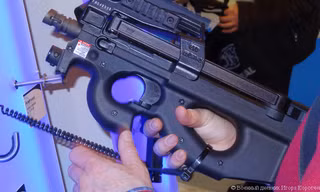 Khám phá tiểu liên FN P90 của lực lượng đặc biệt