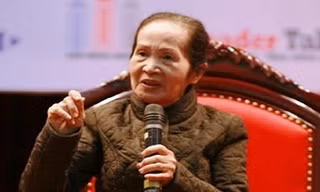 Chuyên gia kinh tế Phạm Chi Lan: Người trẻ nên ‘tiết chế lòng tham’
