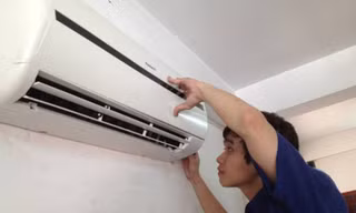 Sinh viên kiếm tiền mùa nắng nóng