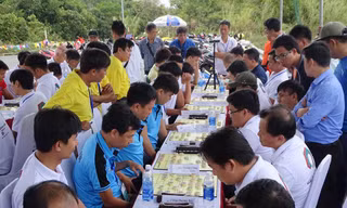 Kỳ thủ hội ngộ tranh tài trên đỉnh Bàn Cờ