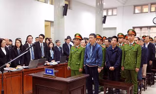 Quang cảnh phiên xét xử.