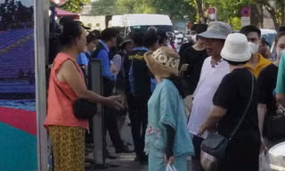 ‘Chợ đen’ rầm rộ rao bán vé xem chung kết pháo hoa với giá… trên trời