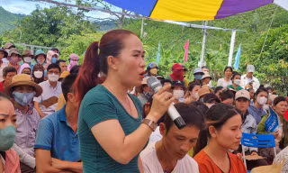 Nghe phương án đưa con tới lớp, phụ huynh kéo nhau bỏ về