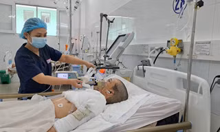 Mất tay, nát mặt vì chơi pháo tự chế