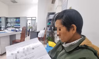 Quảng Nam: Nhiều người bệnh vẫn 'trầy trật' với hành trình chạy xuyên tỉnh sửa tên bệnh